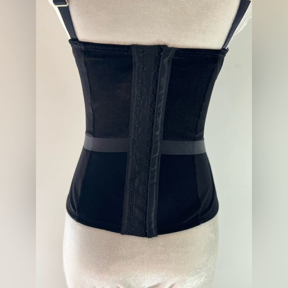 NWOT! Black Velvet Bustier - Picture 11 of 15